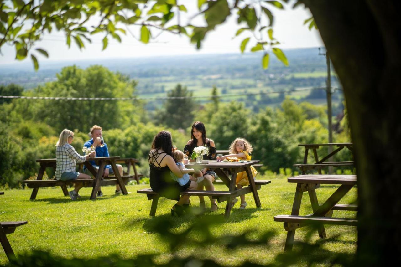 Rising Sun Pub, Restaurant And Rooms Lacock Zewnętrze zdjęcie